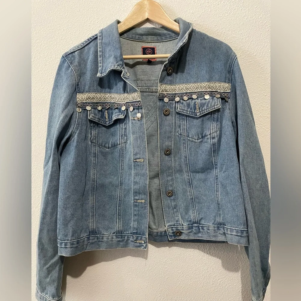 Statement Jacket - Picture 1 of 5